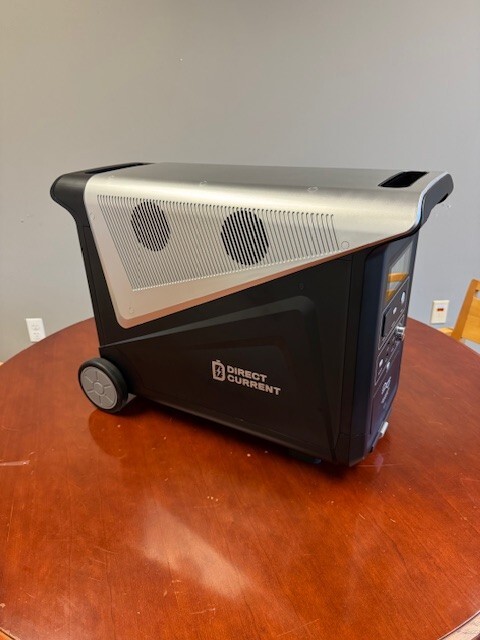 Lithium Portable Power Station Bank Solar Generator 110V Plugs with 30A RV Plug