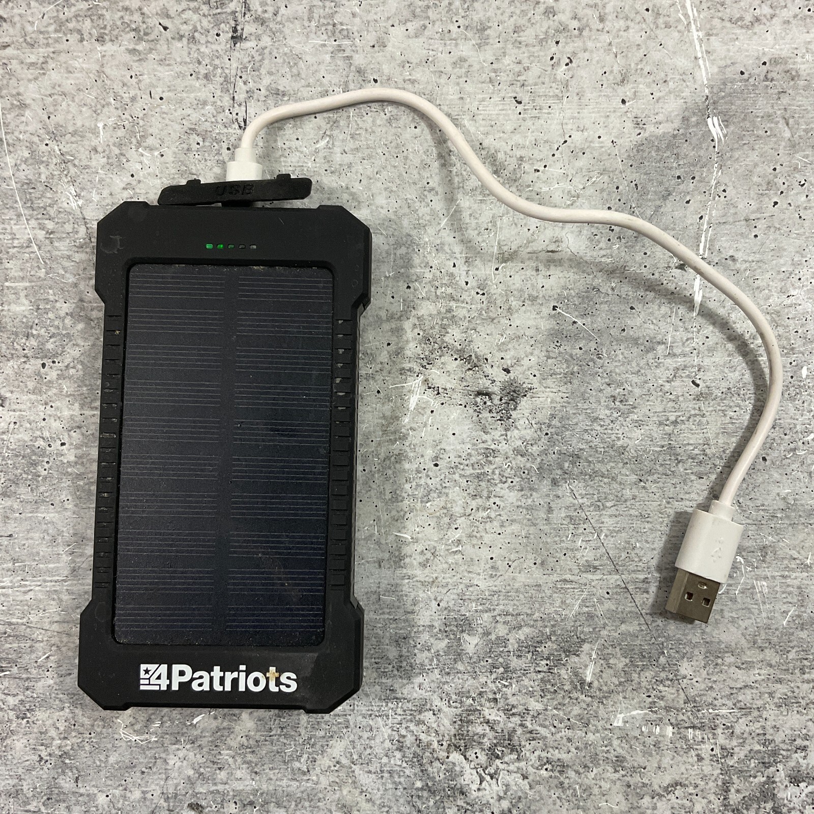 4Patriots Power Cell 8000mAh Water Resistant 2 LED Flashlight 1.5 watt Solar