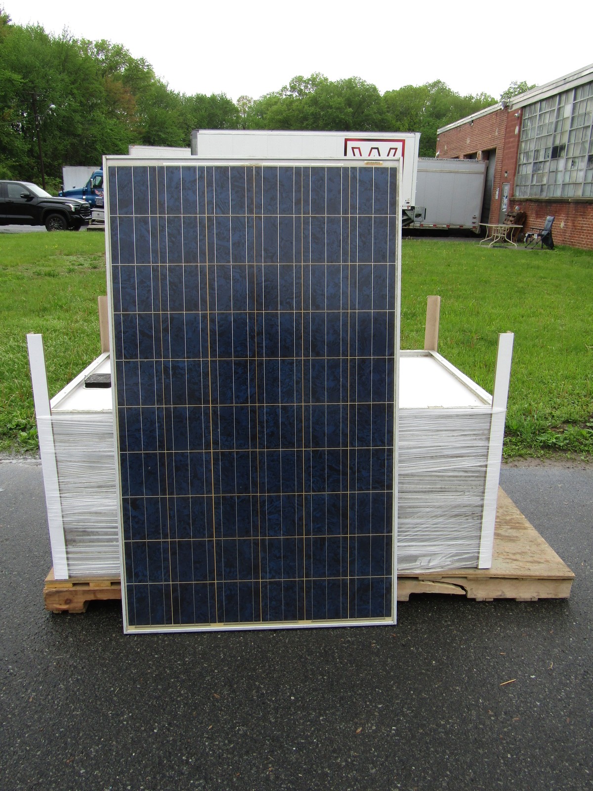 Canadian Solar CS6P-230P 230W 29.6V 7.78A 64.5″x38.70″ Poly Crystal Solar Panels