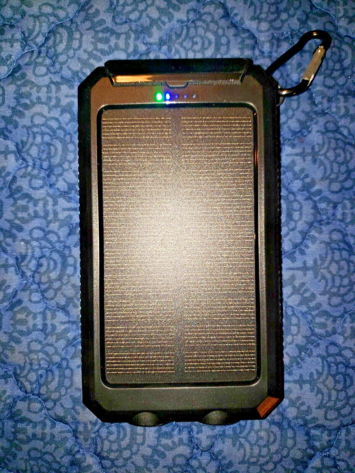 200 mA Solar Power Bank, Model S1008D, Flashlight 55 Hours, USB Output 5V/2.4 A