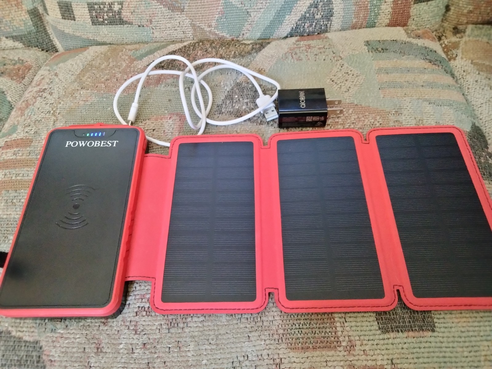 Solar Charger YD-820W-38800mAh Solar Power Bank with Dual 5V3.1A Outputs 10W