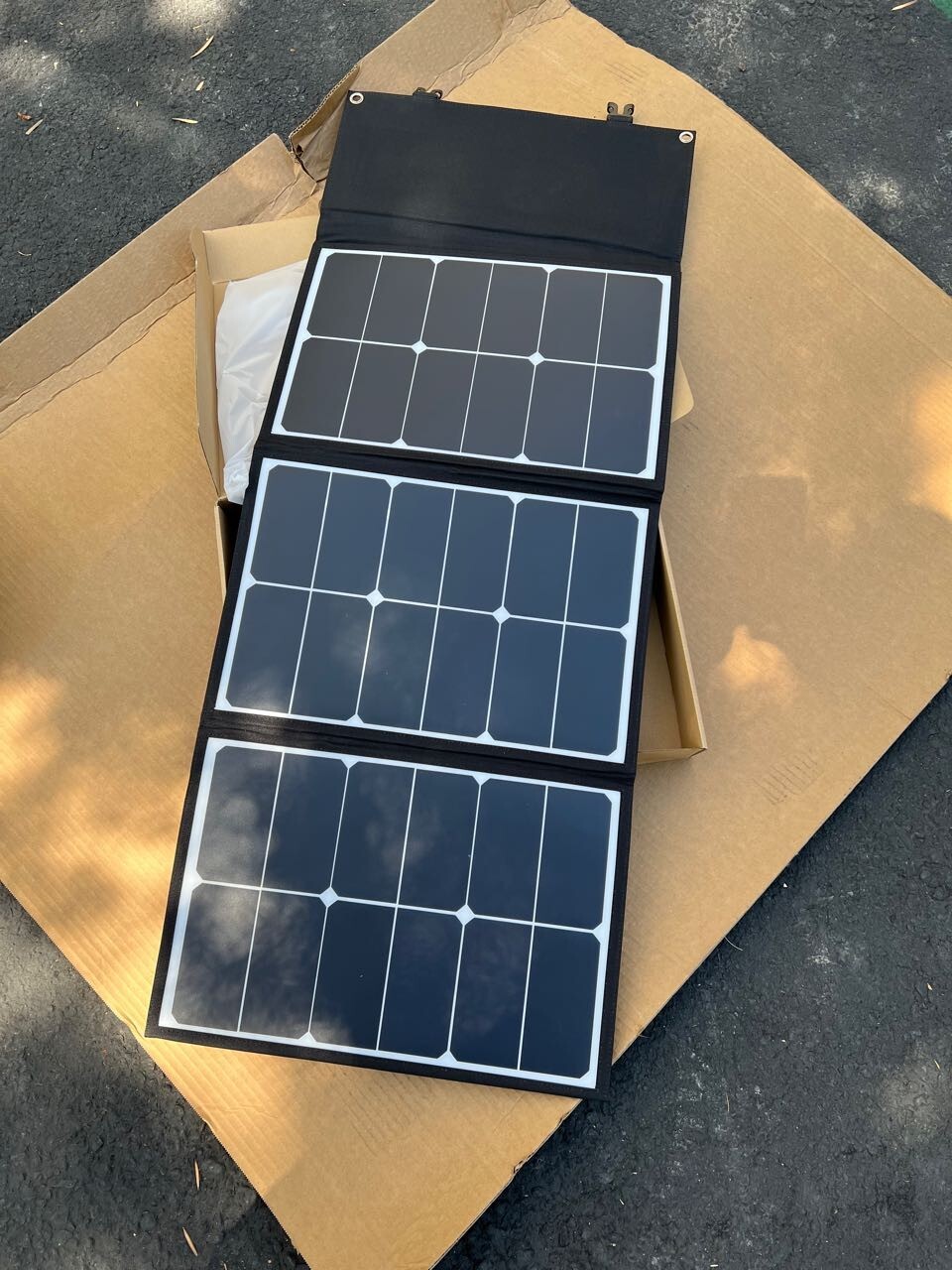 SnugMax 60W 18V Portable Solar Panel Foldable Charger USB Power Station Camping