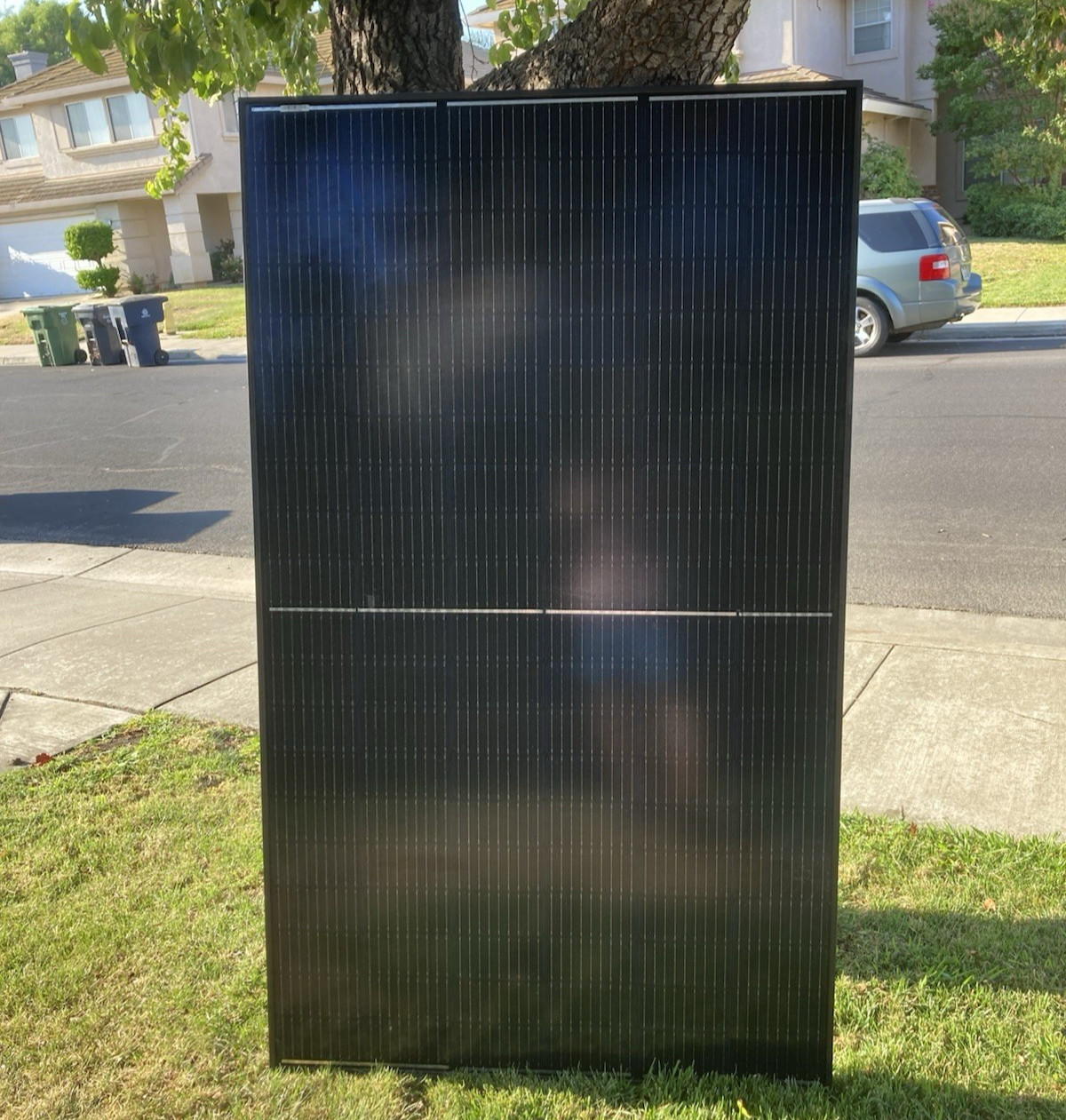 365W Solar Panels, Znshinesolar 1755mm x 1038mm x 35mm. Unused/Blemished