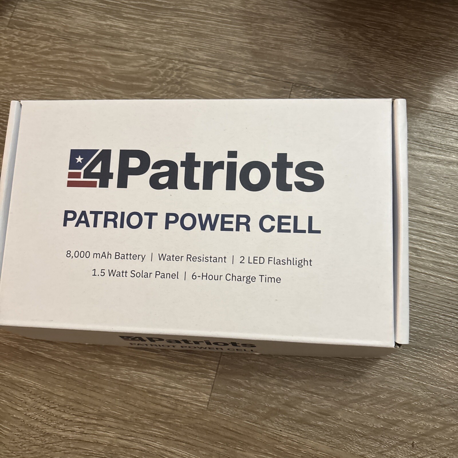 PATRIOTS POWER CELL, 8000 mAh BATTERY, LED FLASHLIGHT, 6 HOURS, New In Box