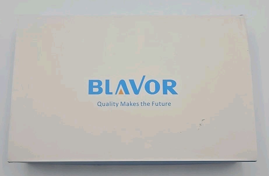 BLAVOR Wirelss Power Consortium Solar Power Bank Dual Flashlight, Compass