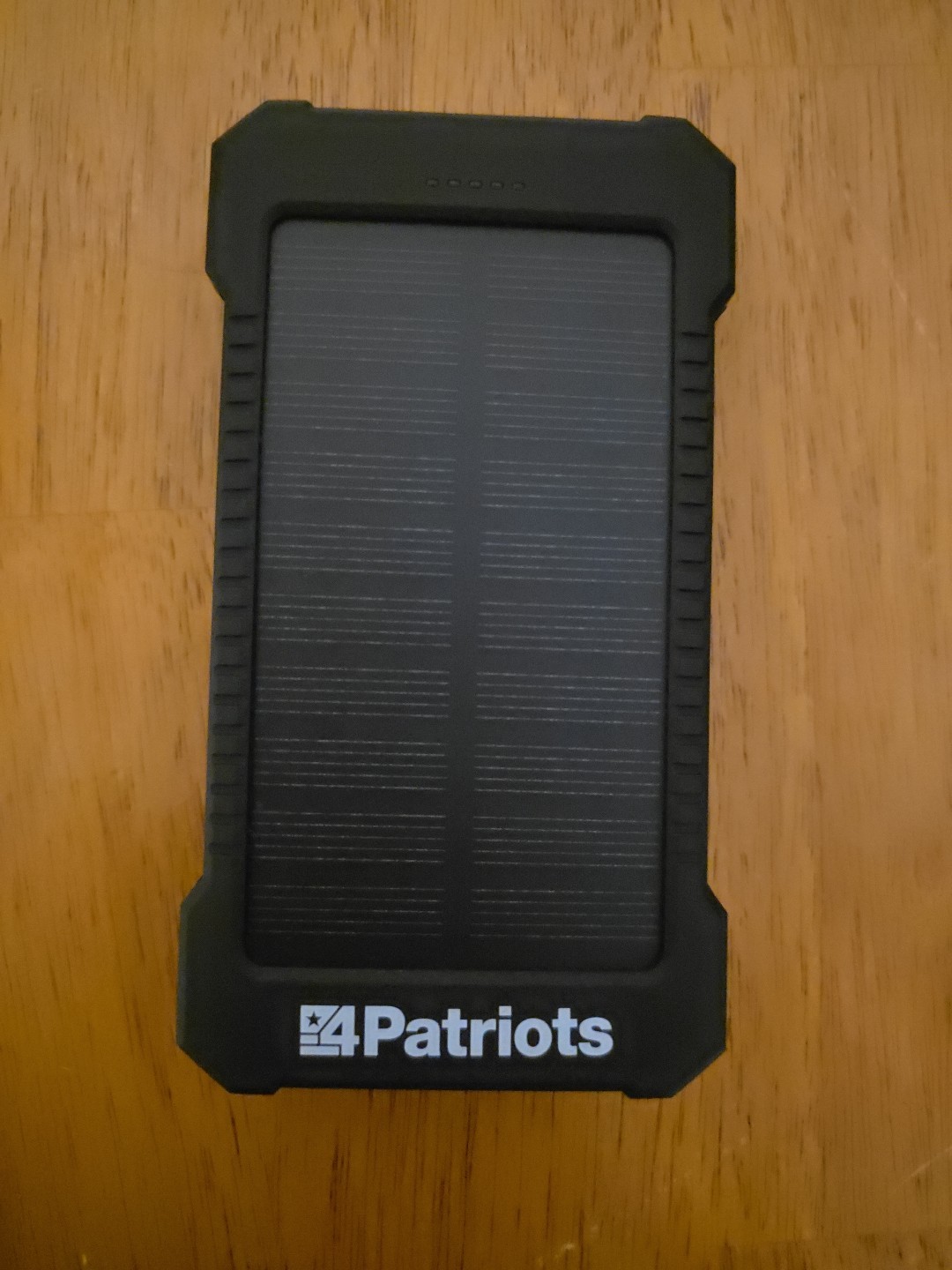 4Patriots Power Cell 8000mAh Water Resistant 2 LED Flashlight 1.5 Watt Solar box