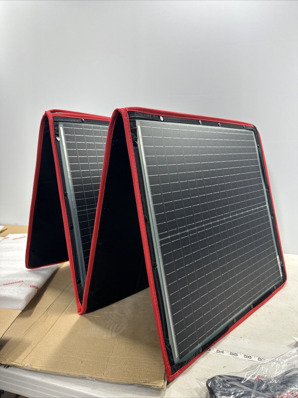 DOKIO 160W 18V Portable Solar Panel Kit (ONLY 9lb) Folding 160w, Red ,black