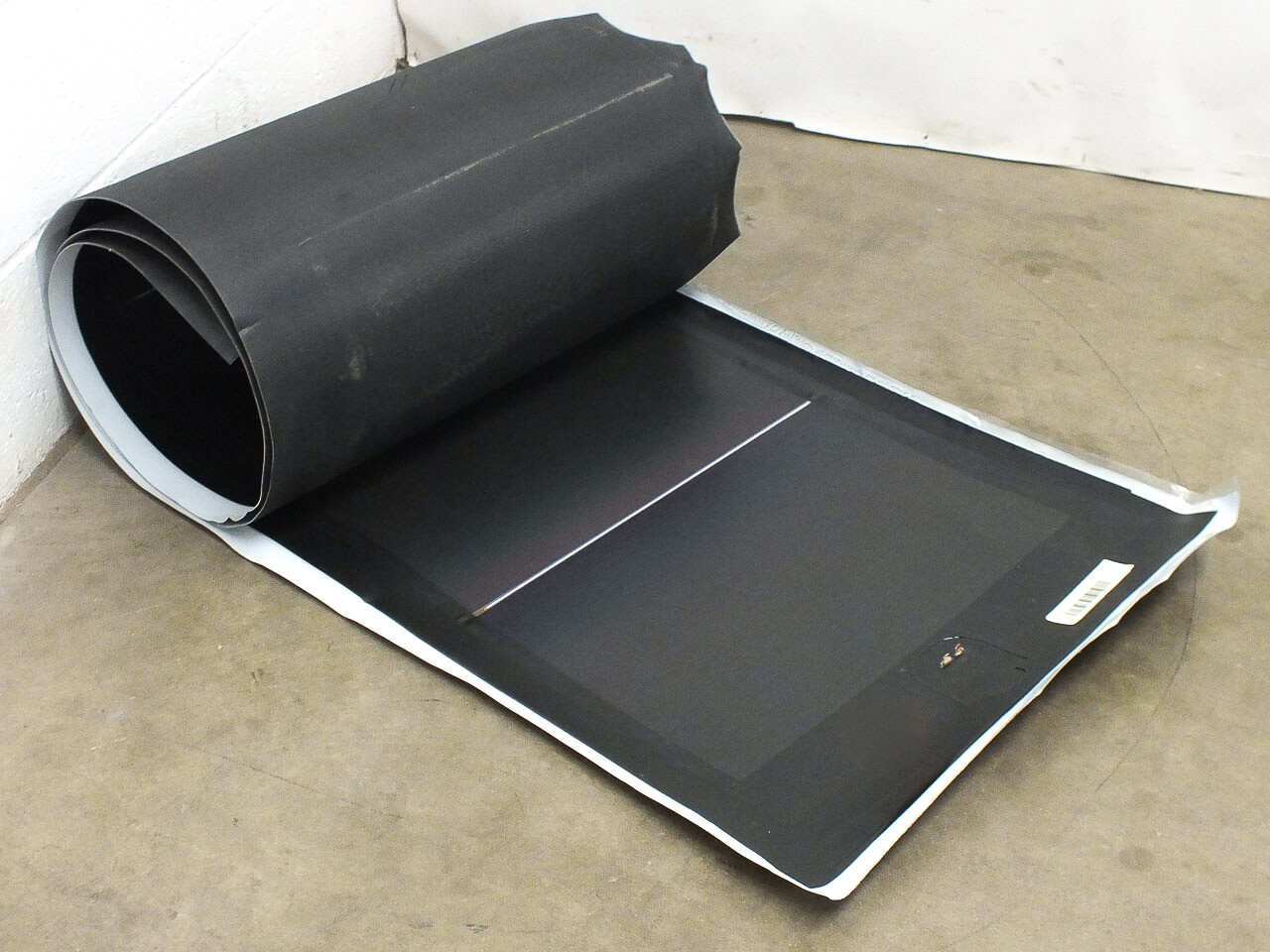 Xunlight XRS10-83 83W 16V Solar Panel Battery Charging – No Cables – Metal Tabs