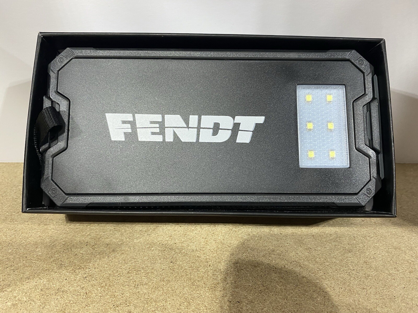 Fendt Logo High Sierra Falcon Solar Power Bank