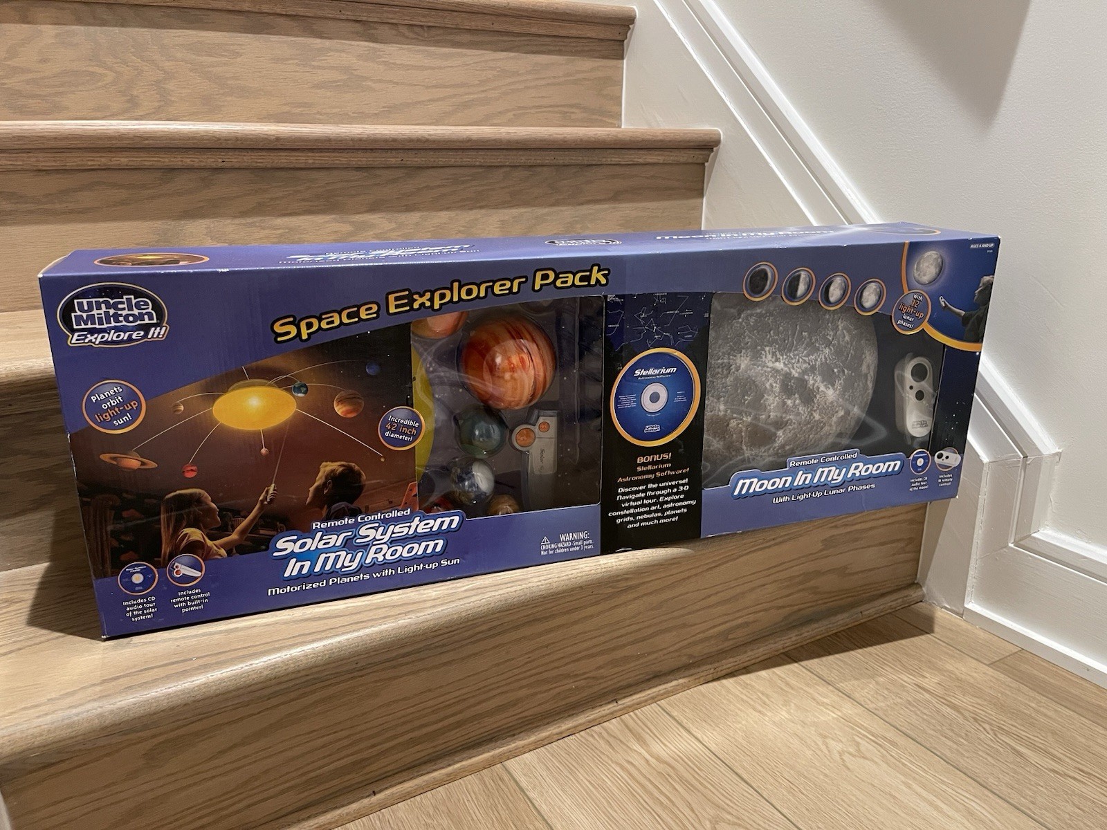 Uncle Milton SPACE EXPLORER PACK SOLAR SYSTEM MOON IN MY ROOM REMOTE CONTROLLED