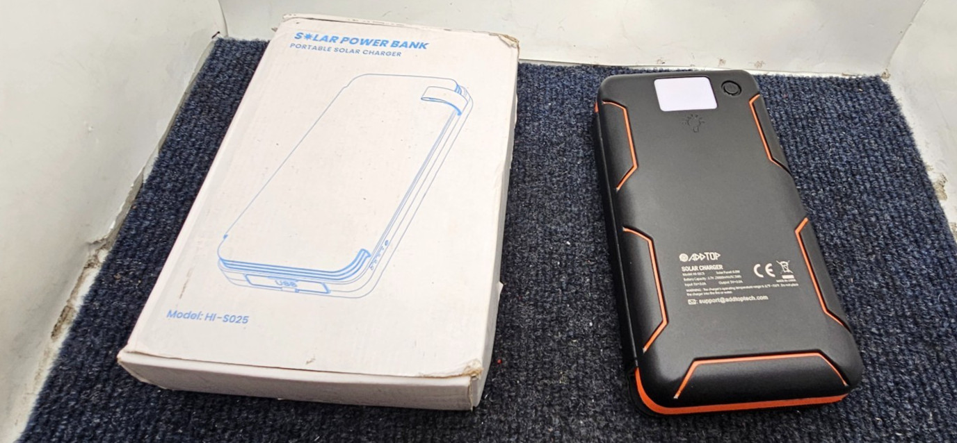 ADDTOP HI-S025 Solar Charger Portable Solar Power Bank with Dual 2.1A Output