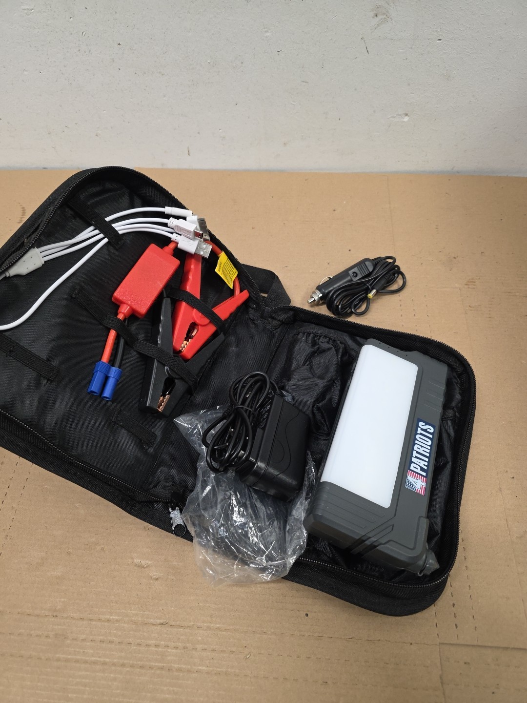 4Patriots Power Cell 8000 mAh Battery LED Flashlight Solar Panel PP-JS-8K