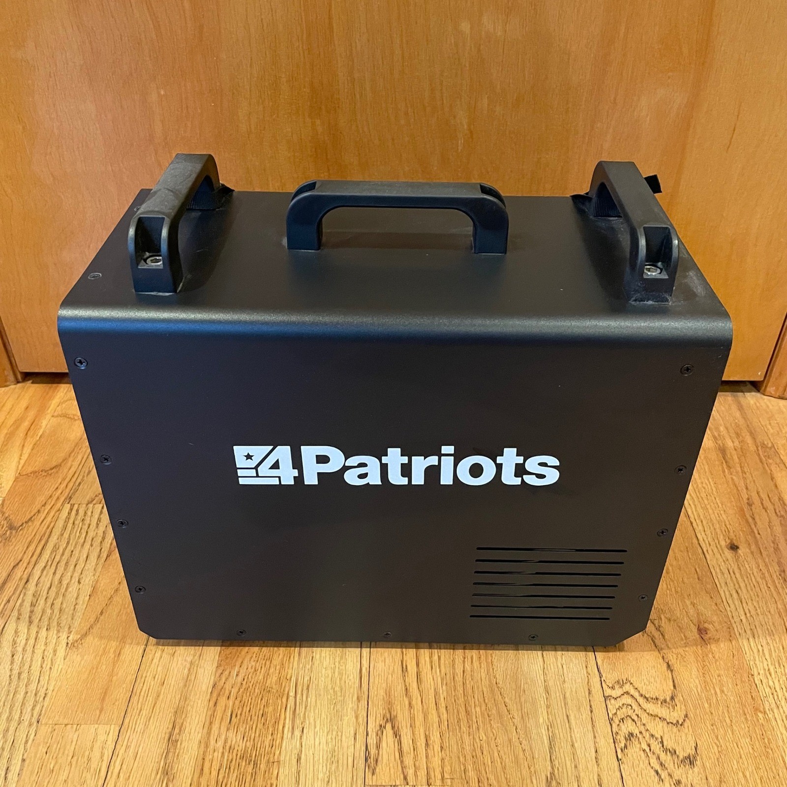 4Patriots Patriot Power Generator 1800 MPG-4.0 Portable Solar Battery 768Wh Blk