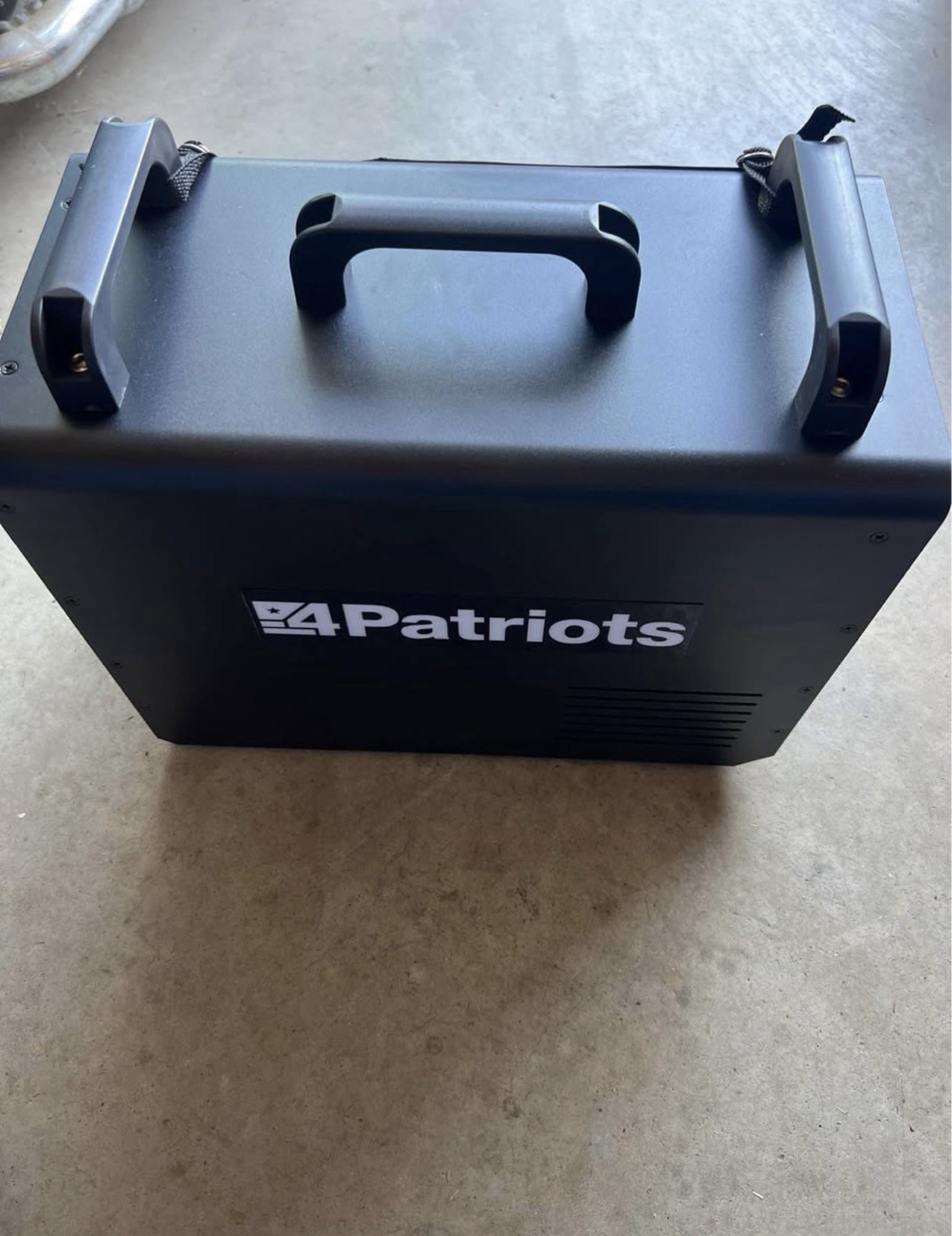 4Patriots Power Generator 1800 With Solar Panel BRAND NEW IN BOX!!