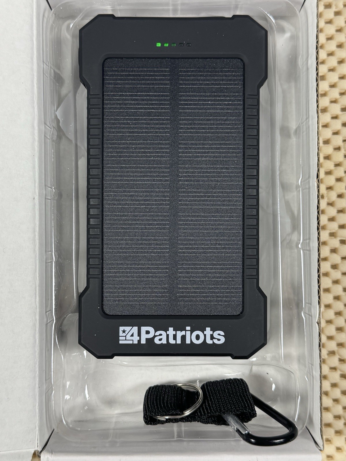 4Patriots Power Cell 8000 mAh Battery 2 LED Flashlight Solar Panel
